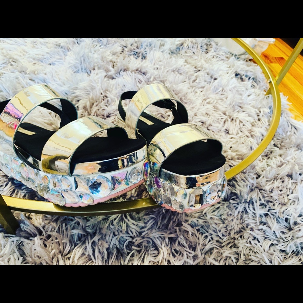 Jeweled Platforms